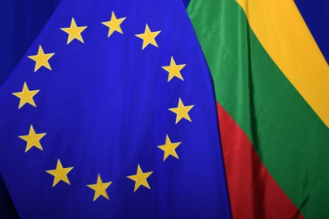 Europos sąjungos ir Lietuvos vėliavos