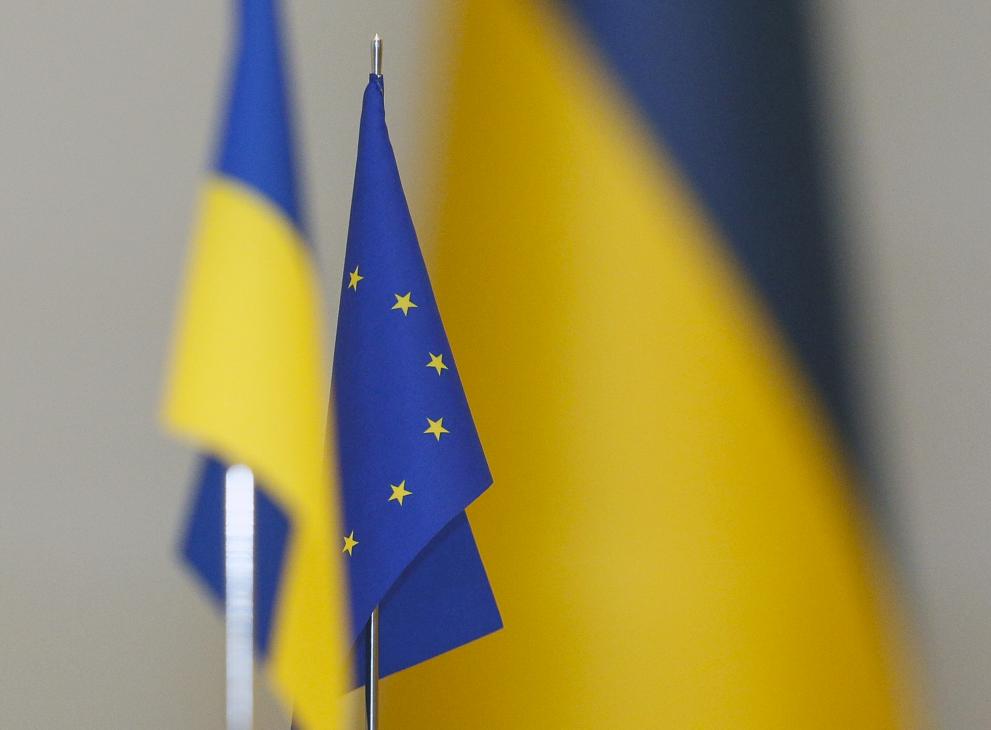 ES ir Ukrainos vėliavos